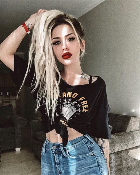 Jade Lavoie is a well-known model, aka Jadelavoie, on her Instagram. Here is everything to know about her. Jade Lavoie is popularly known on social media at the young age of 15. She empowers, spread positivity, and inspires women through her social media. Hence, Lavoie has been caught with criticism continuously.